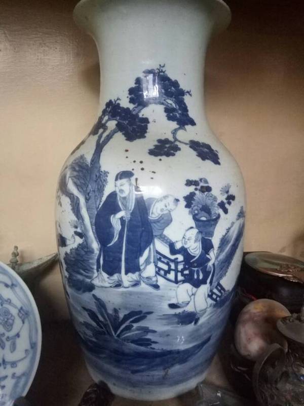 古玩陶瓷清代早期青花陶淵明愛菊圖觀音瓶拍賣,當前價格3666元