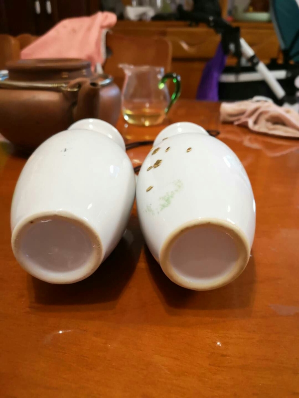 古玩陶瓷小瓶一對拍賣,當前價格600元
