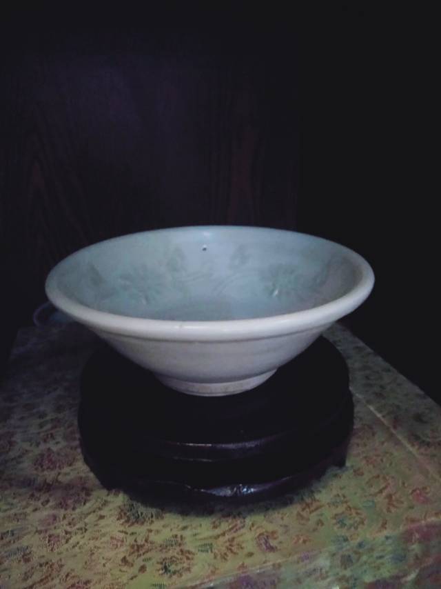 白釉，内印青花碗