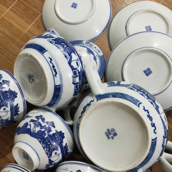 古玩陶瓷青花山水紋茶具一套拍賣，當(dāng)前價(jià)格2200元