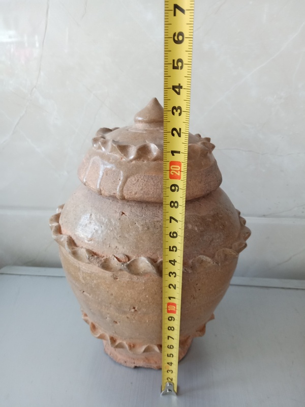 古玩陶瓷宋代青釉繩索紋蓋罐拍賣,當前價格1800元