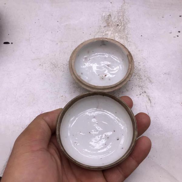 古玩陶瓷晚清花卉紋蓋盒粉盒印泥盒拍賣,當前價格238元