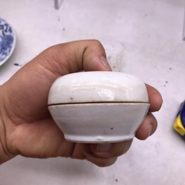古玩陶瓷晚清花卉紋蓋盒粉盒印泥盒拍賣,當前價格238元