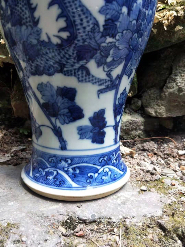 古玩陶瓷雙龍牡丹瓶拍賣,當前價格25000元