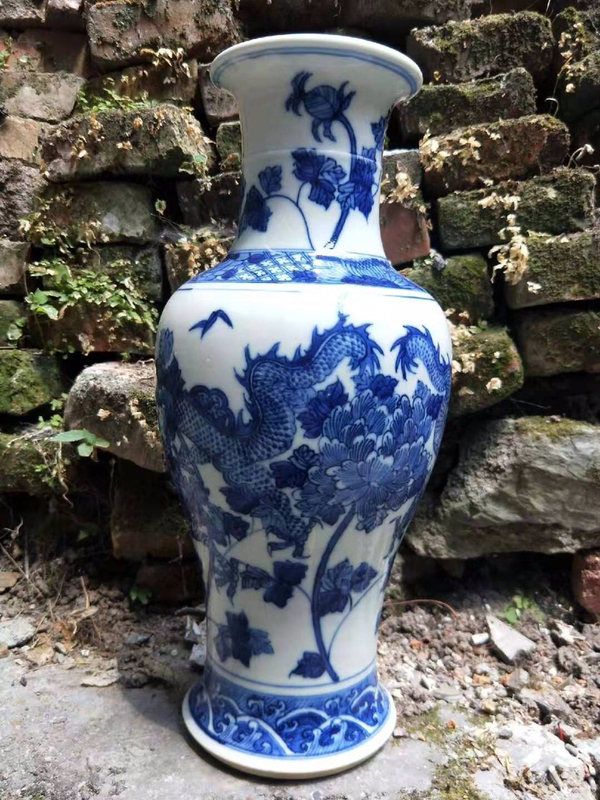 古玩陶瓷雙龍牡丹瓶拍賣,當前價格25000元