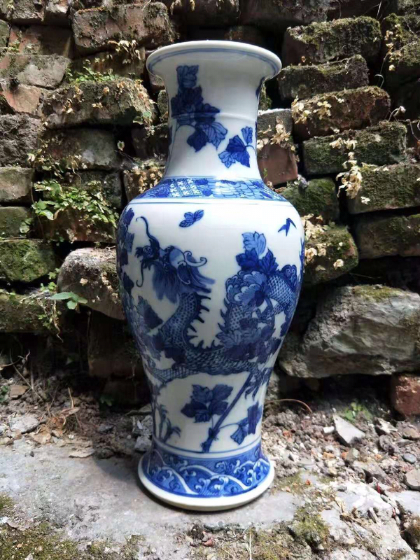 古玩陶瓷雙龍牡丹瓶拍賣,當前價格25000元