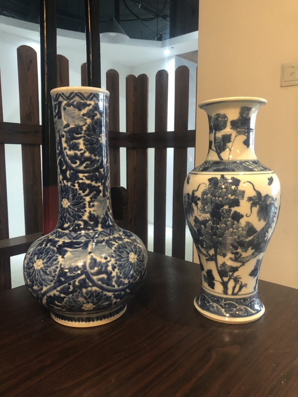 古玩陶瓷雙龍牡丹瓶拍賣,當前價格25000元