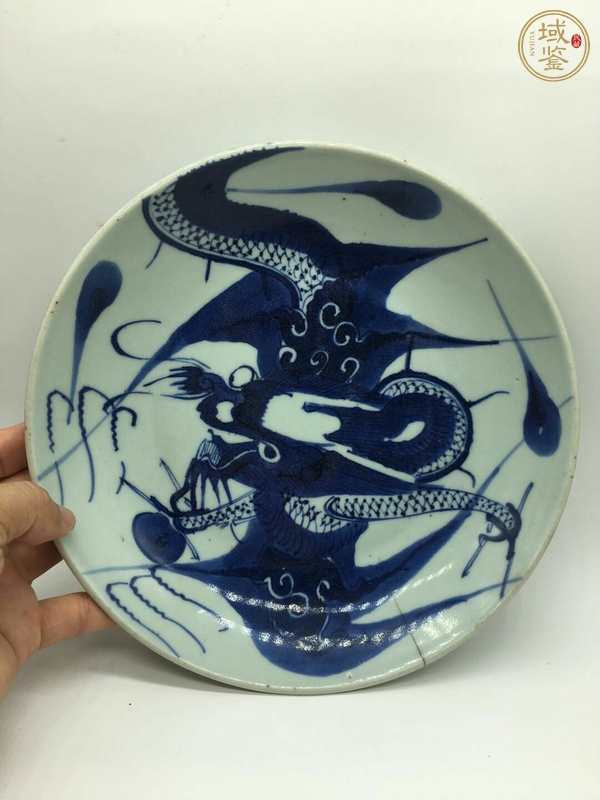 古玩陶瓷雍乾·青花過墻龍紋盤真品鑒賞圖