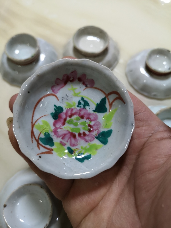 古玩陶瓷花卉紋彩繪供盤拍賣,當前價格680元