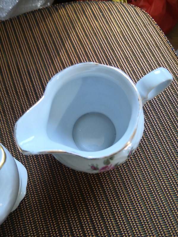 古玩陶瓷彩瓷花卉紋奶杯拍賣,當前價格200元