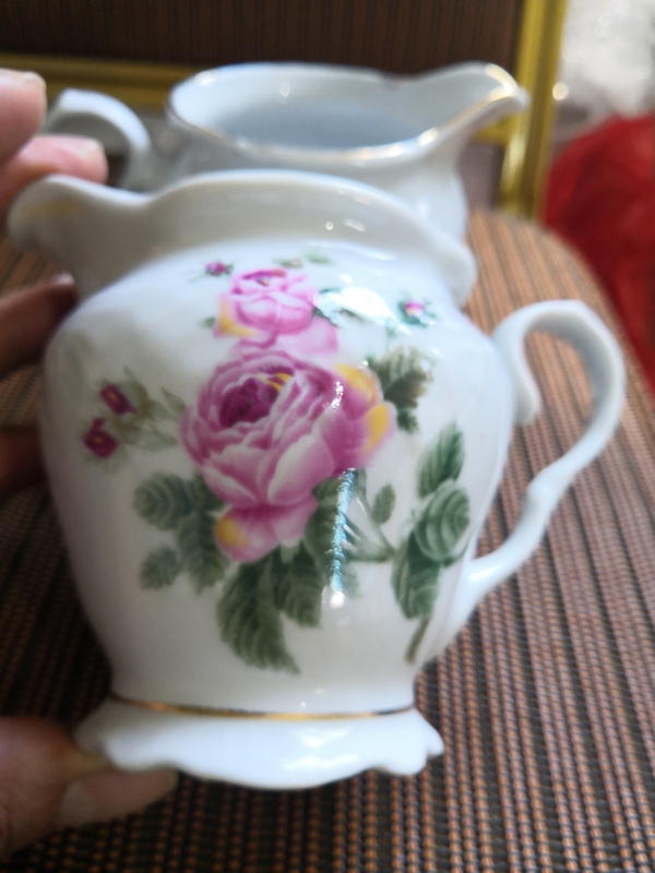 古玩陶瓷彩瓷花卉紋奶杯拍賣,當前價格200元