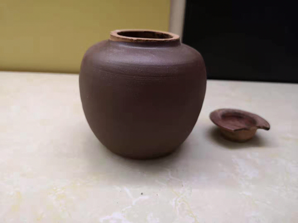古玩陶瓷醬釉蓋罐拍賣(mài),當(dāng)前價(jià)格345元