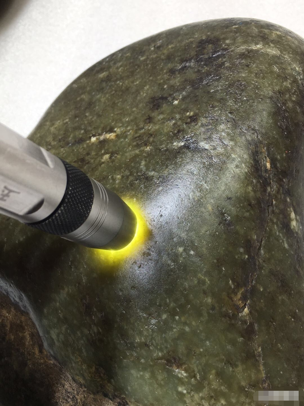 古玩玉器新疆和田原石籽料拍賣,當前價格4000元