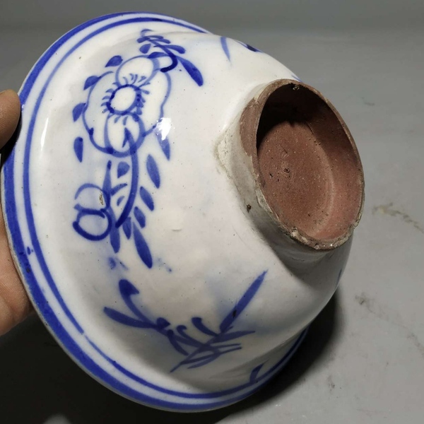古玩陶瓷青花魚藻紋折沿碗拍賣，當(dāng)前價格2000元