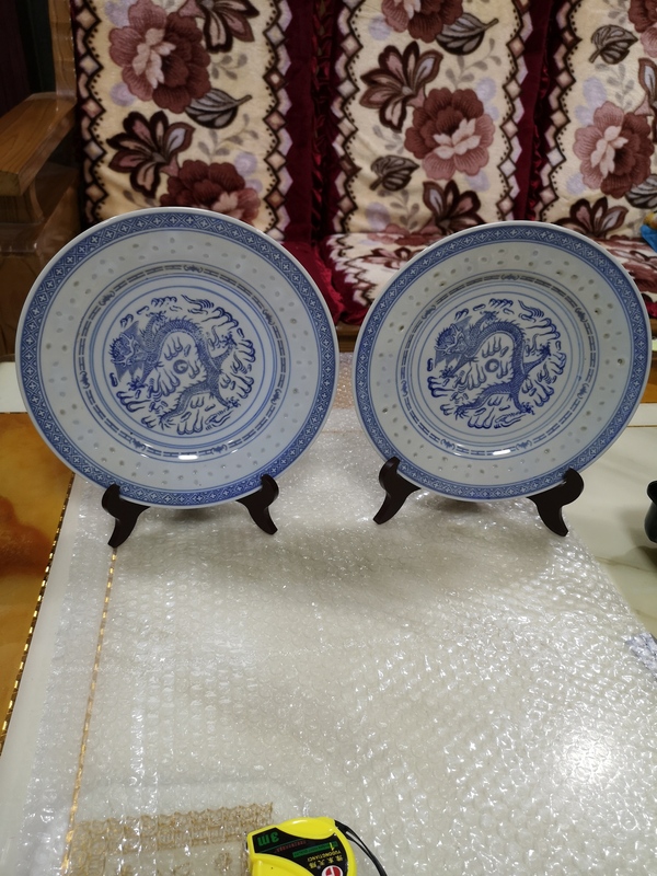 古玩陶瓷正面龍紋玲瓏瓷盤拍賣,當(dāng)前價格480元