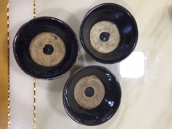 古玩陶瓷黑釉碗一組拍賣,當前價格220元
