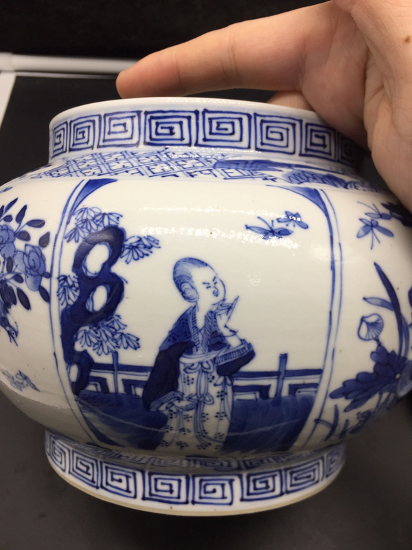 古玩陶瓷光緒仿乾隆青花侍女花鳥紋扁罐拍賣,當前價格25000元