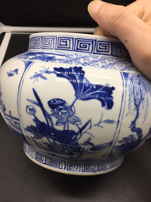 古玩陶瓷光緒仿乾隆青花侍女花鳥紋扁罐拍賣,當前價格25000元