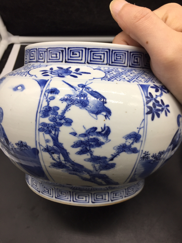 古玩陶瓷光緒仿乾隆青花侍女花鳥紋扁罐拍賣,當前價格25000元