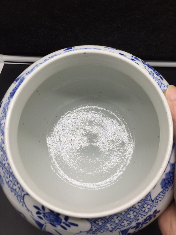 古玩陶瓷光緒仿乾隆青花侍女花鳥紋扁罐拍賣,當前價格25000元