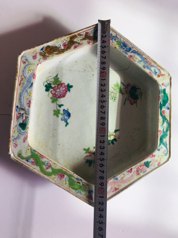 古玩陶瓷(精品)粉彩六彩龍紋六角八寶花卉大盆拍賣,當前價格1888元