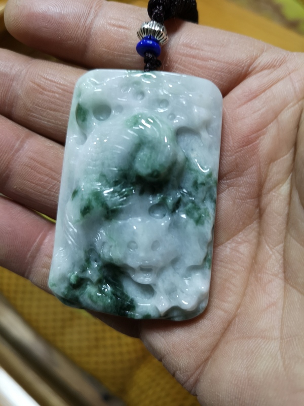 古玩玉器龍牌子拍賣,當前價格680元