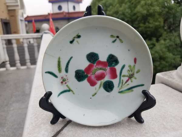 古玩轉(zhuǎn)賣民國花卉紋粉彩盤拍賣，當前價格88元