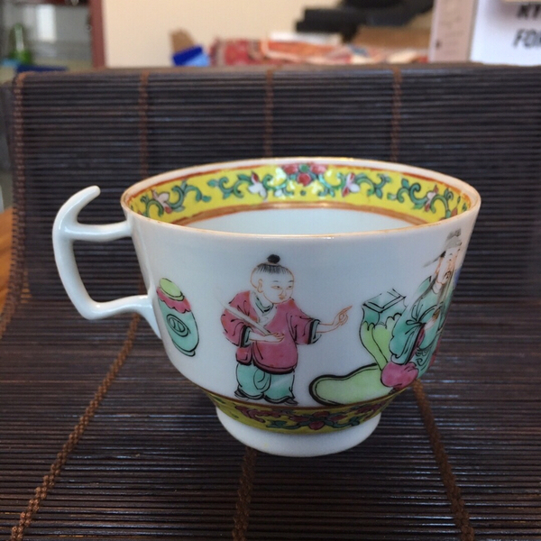 古玩陶瓷清晚期·粉彩五彩人物紋執杯拍賣,當前價格1200元