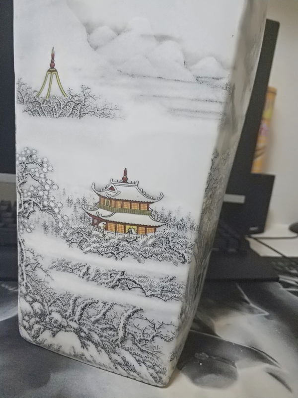 古玩陶瓷創(chuàng)匯時期雪景圖四方瓶拍賣，當前價格398元