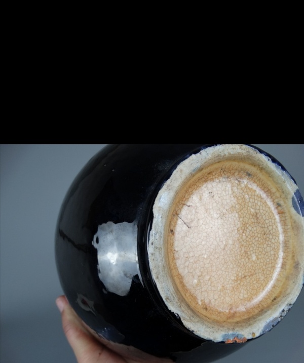 古玩陶瓷晚清茄皮紫天球瓶拍賣,當前價格30000元