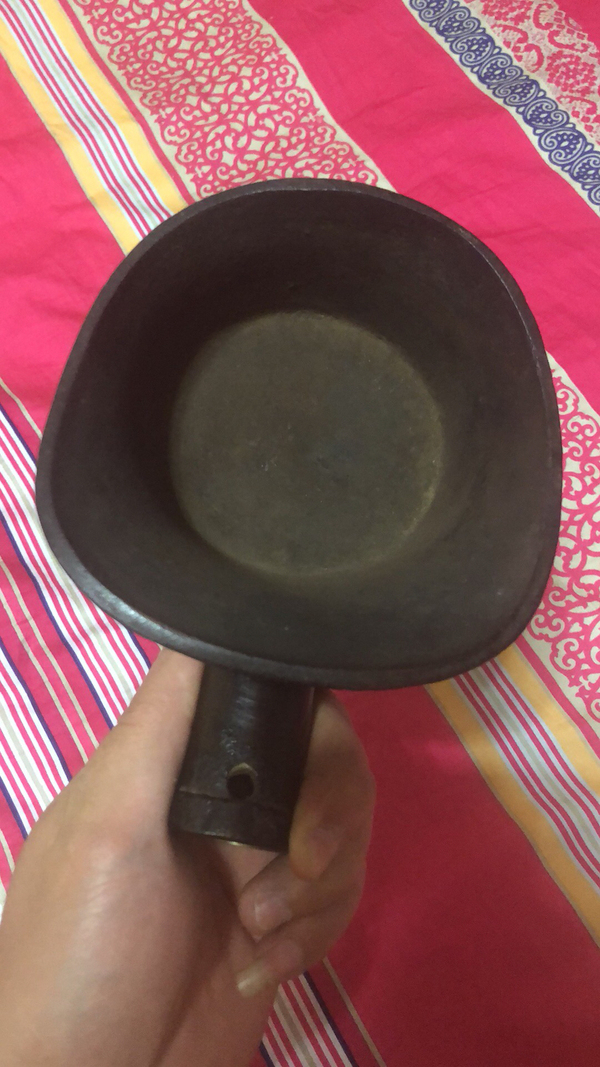 古玩轉賣清中晚銅鑄碳火熨燙斗拍賣，當前價格580元