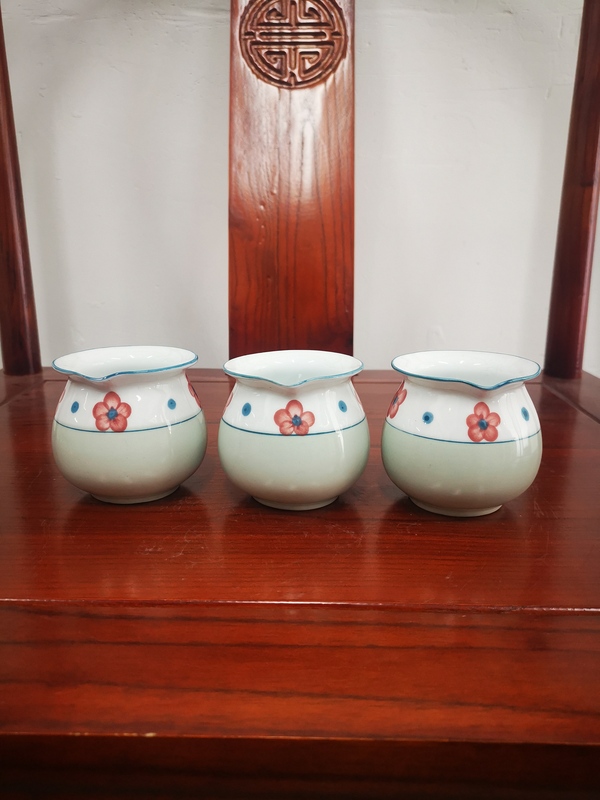 古玩陶瓷茶具一組拍賣,當前價格150元