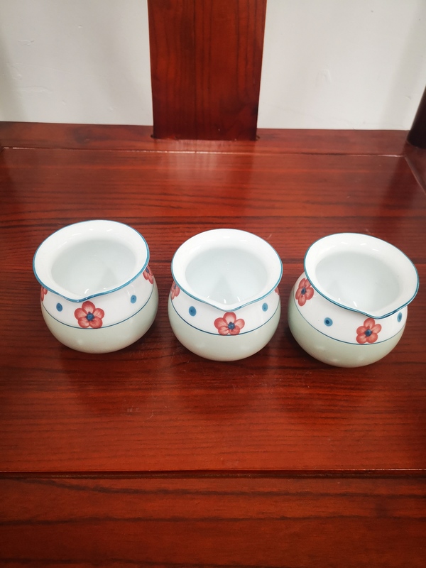 古玩陶瓷茶具一組拍賣,當前價格150元