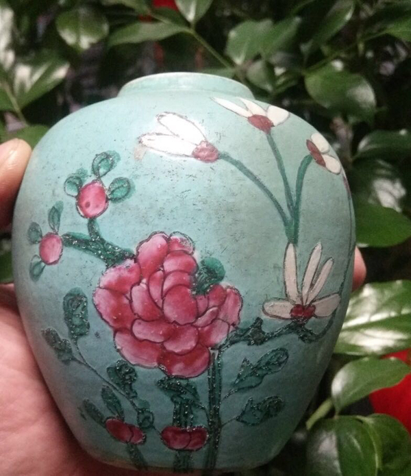 古玩陶瓷清中期粉彩花卉紋小罐拍賣,當(dāng)前價格888元