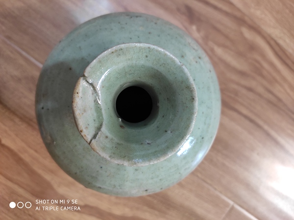 古玩陶瓷明代龍泉窯系影青花瓶拍賣,當前價格198元