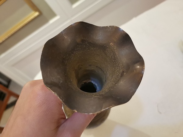 古玩雜項(xiàng)民國(guó)?荷葉口鏨花銅瓶拍賣(mài),當(dāng)前價(jià)格550元