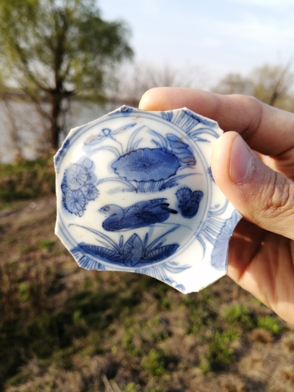 古玩陶瓷明晚期青花荷蓮鴛鴦紋瓷片拍賣，當(dāng)前價(jià)格360元