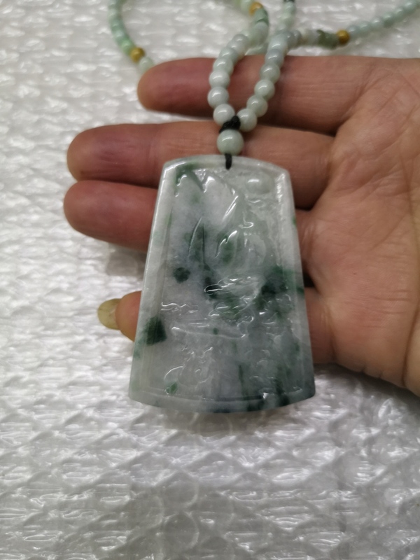 古玩玉器山水牌子拍賣,當前價格678元