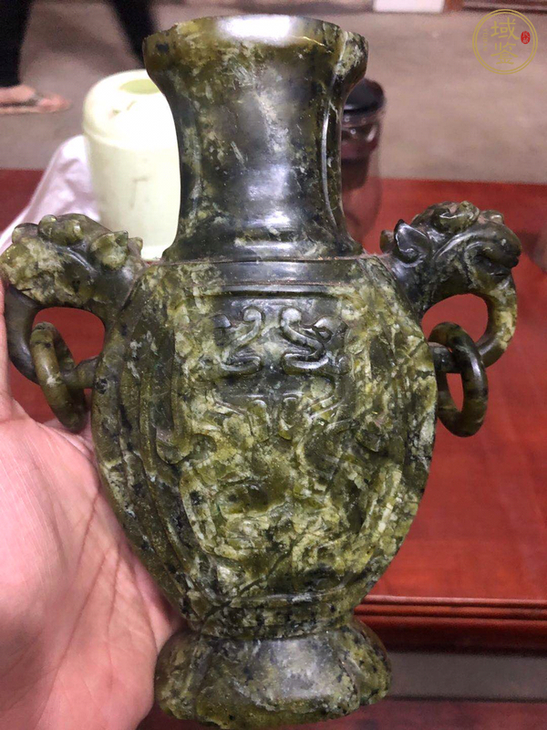 古玩玉器岫巖玉瓶真品鑒賞圖