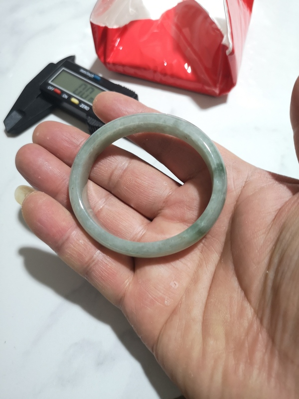 古玩玉器貴妃鐲子拍賣(mài),當(dāng)前價(jià)格850元