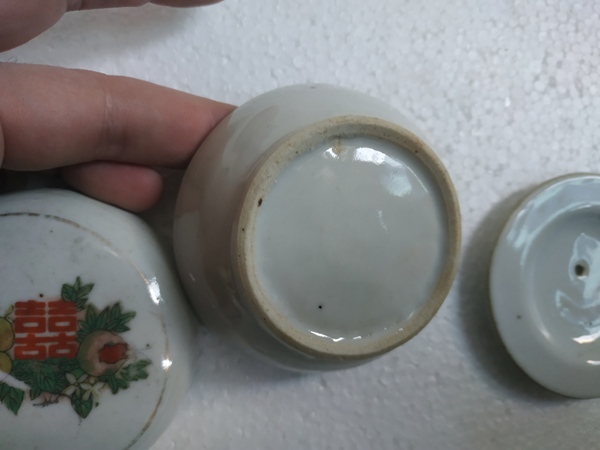 古玩陶瓷喜字花卉紋粉盒拍賣,當前價格188元