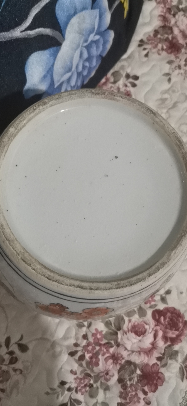 古玩陶瓷斗彩博古紋蓋罐拍賣,當前價格2000元