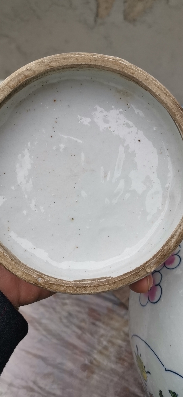 古玩陶瓷斗彩博古紋蓋罐拍賣,當前價格2000元