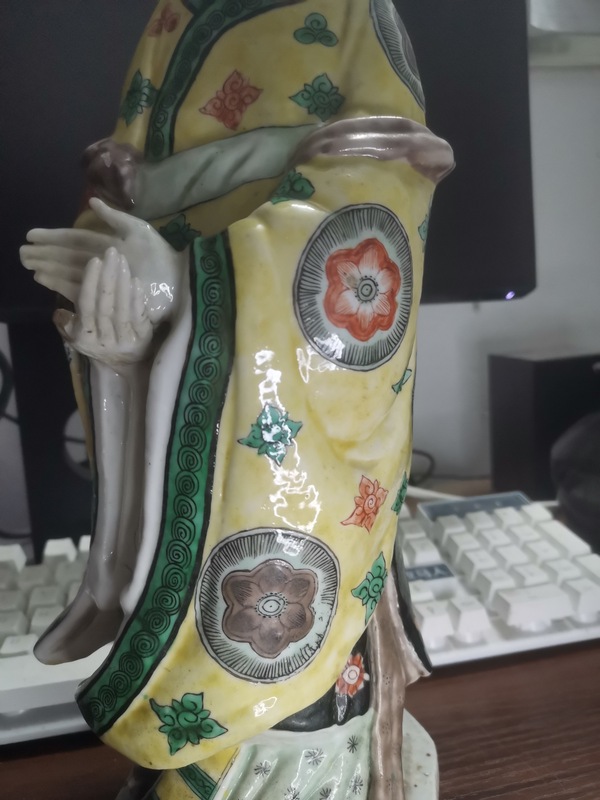 古玩陶瓷五彩仕女塑像拍賣,當前價格13800元
