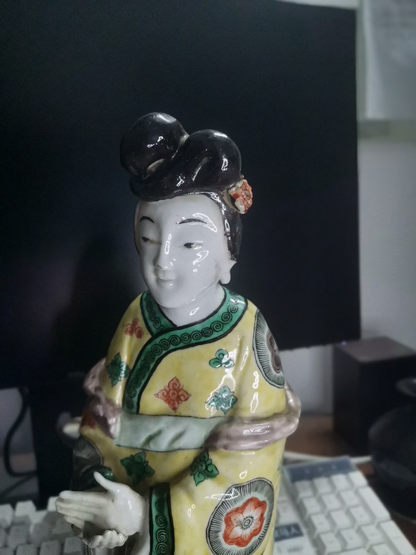 古玩陶瓷五彩仕女塑像拍賣,當前價格13800元