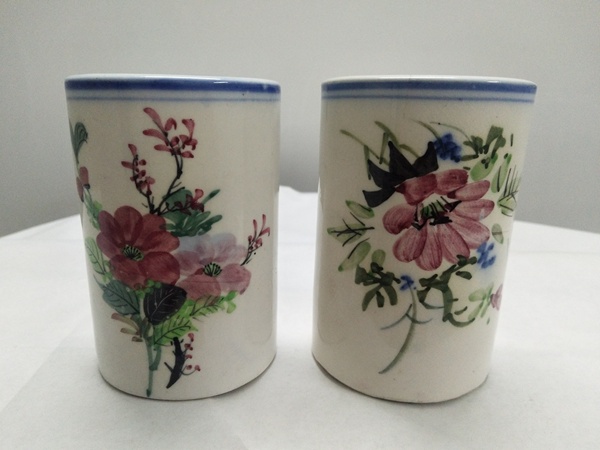 古玩陶瓷民國(guó)花卉紋筆筒一對(duì)拍賣，當(dāng)前價(jià)格1200元