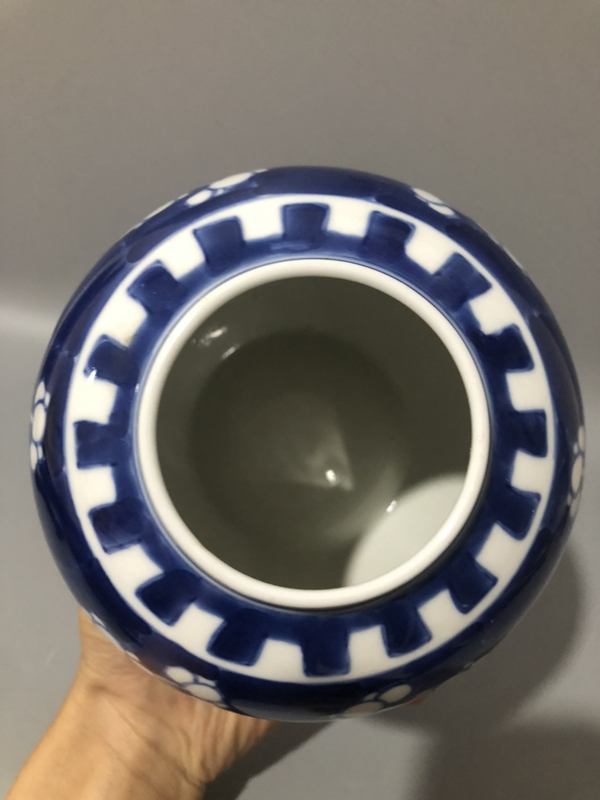 古玩陶瓷青花留白冰梅紋罐拍賣,當前價格500元