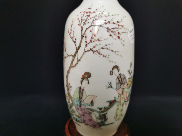 古玩陶瓷點(diǎn)擊頭像看更多 (已保真)仕女紋福耳瓶拍賣,當(dāng)前價格1300元