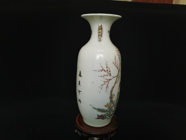 古玩陶瓷點(diǎn)擊頭像看更多   （已保真）仕女紋福耳瓶拍賣，當(dāng)前價(jià)格1300元