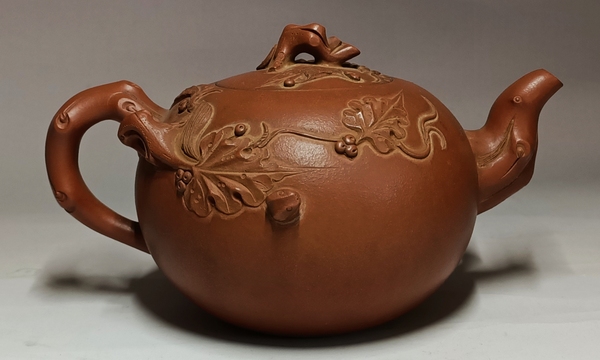 古玩雜項大紅袍松鼠葡萄紫砂壺拍賣，當前價格1666元